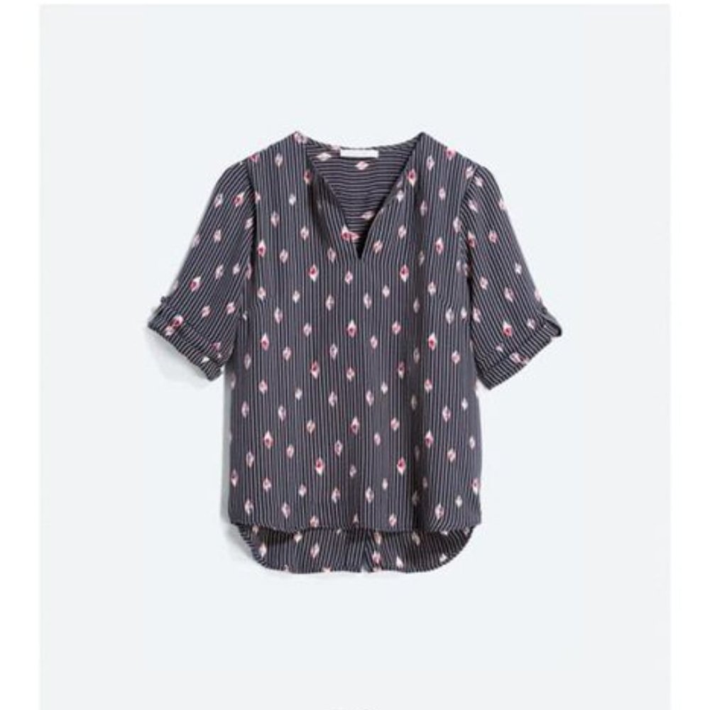 AUGUST MIST Yalana Split Neck Top